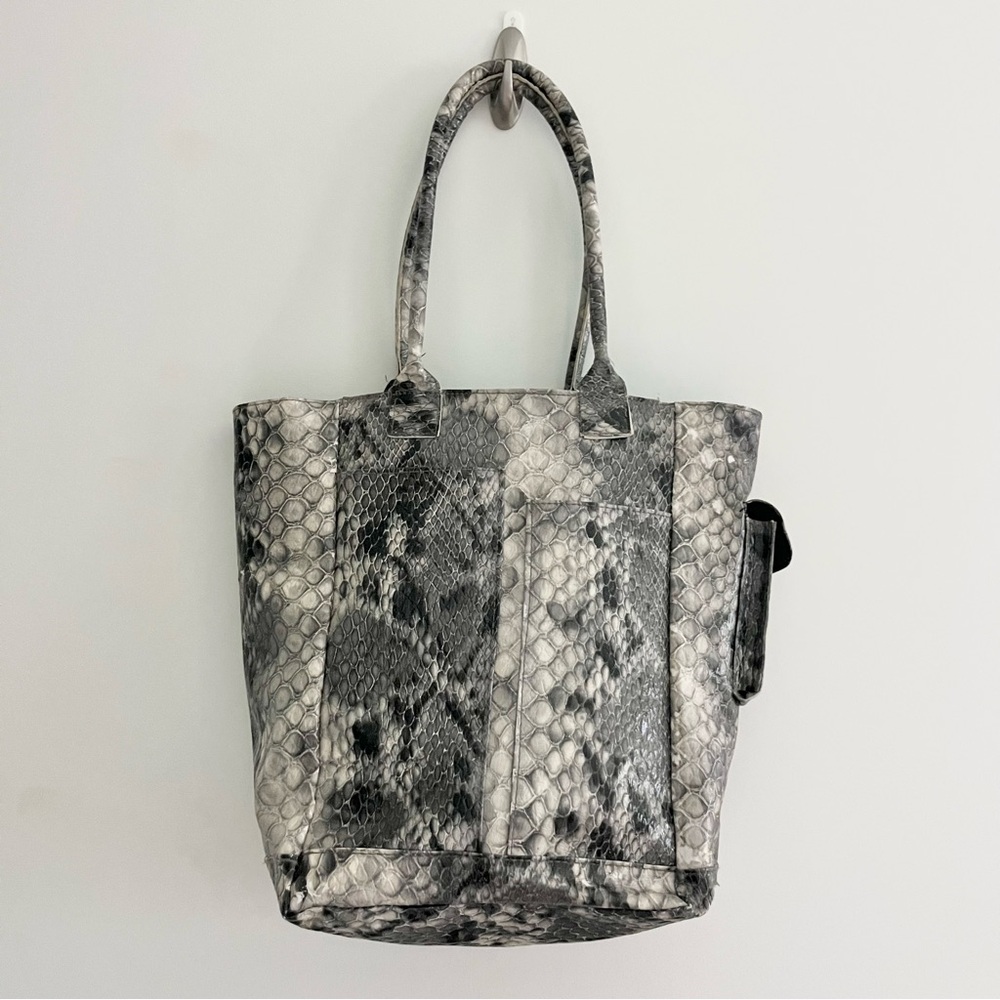 Buxton Faux Reptile Snakeskin Gray Cream Tote Bag w Exterior Pockets Spacious M